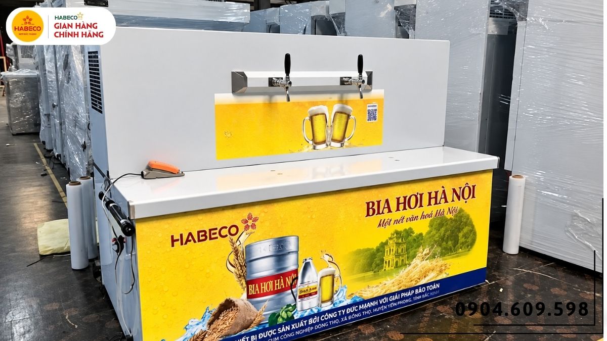 Kiểm tra keg bia và tủ bảo quản trước khi bàn giao cho quán