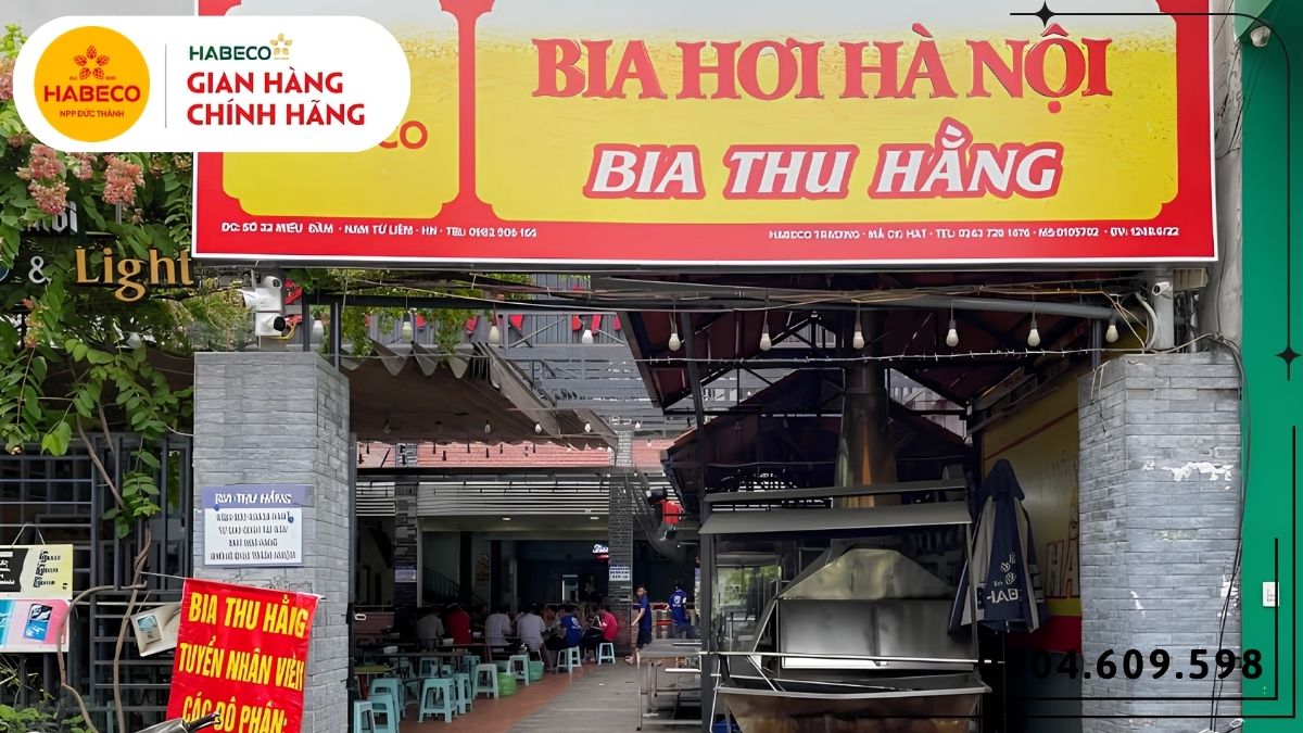 Bia hơi và tủ bảo quản trong khu vực vận hành quán